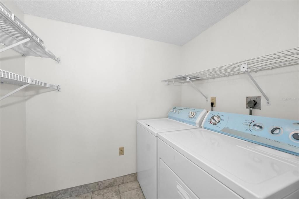 For Rent: $1,600 (2 beds, 2 baths, 1038 Square Feet)