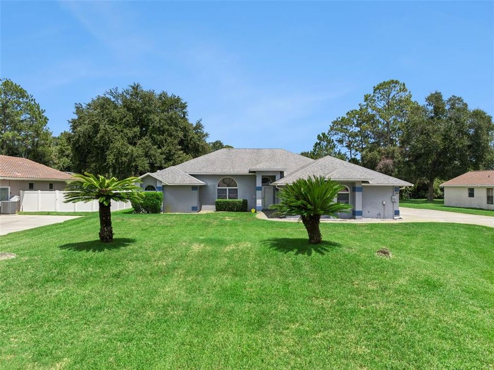 For Sale: $535,000 (3 beds, 2 baths, 2578 Square Feet)