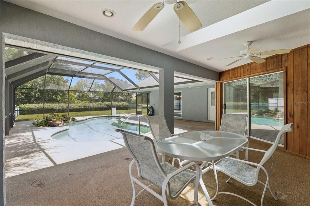 For Sale: $535,000 (3 beds, 2 baths, 2578 Square Feet)