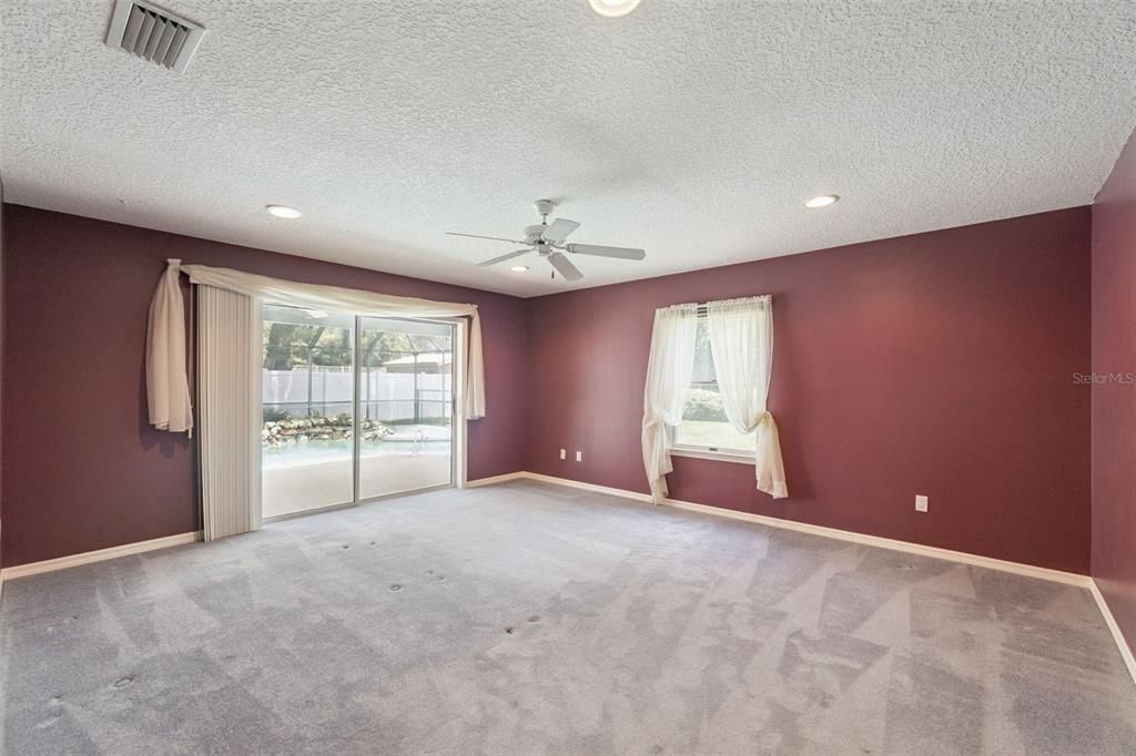 For Sale: $535,000 (3 beds, 2 baths, 2578 Square Feet)
