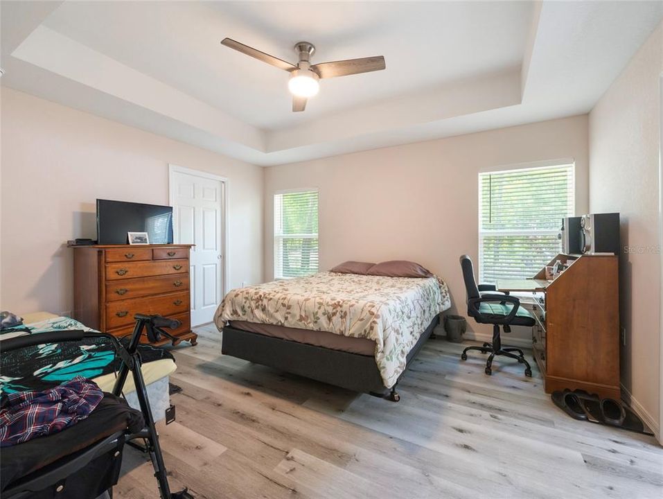 For Sale: $280,000 (3 beds, 2 baths, 1525 Square Feet)