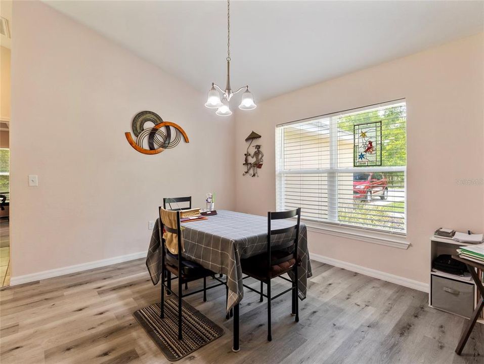 For Sale: $280,000 (3 beds, 2 baths, 1525 Square Feet)