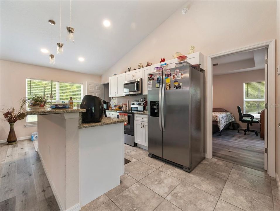 For Sale: $280,000 (3 beds, 2 baths, 1525 Square Feet)