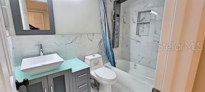 For Rent: $1,499 (1 beds, 1 baths, 636 Square Feet)