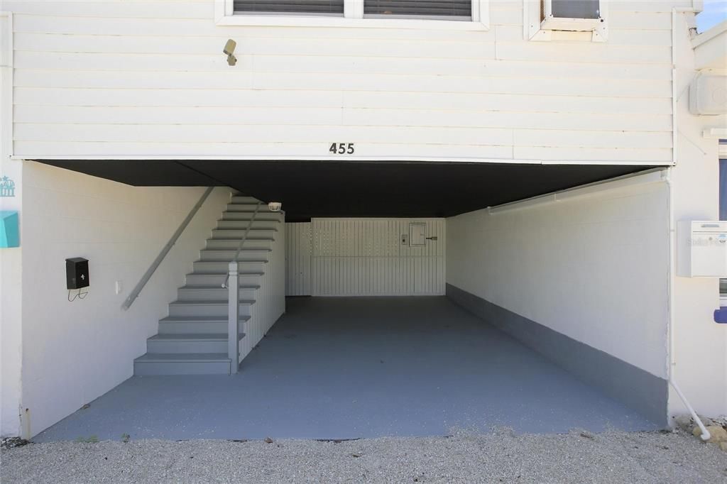 For Sale: $435,000 (1 beds, 1 baths, 736 Square Feet)