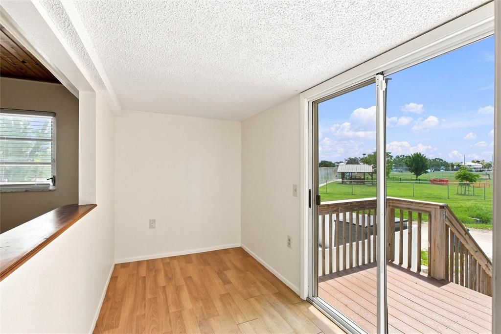 For Sale: $435,000 (1 beds, 1 baths, 736 Square Feet)
