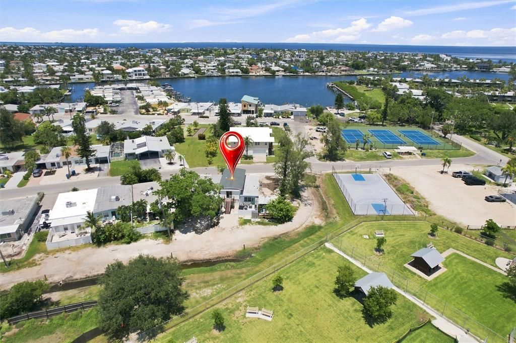 For Sale: $435,000 (1 beds, 1 baths, 736 Square Feet)