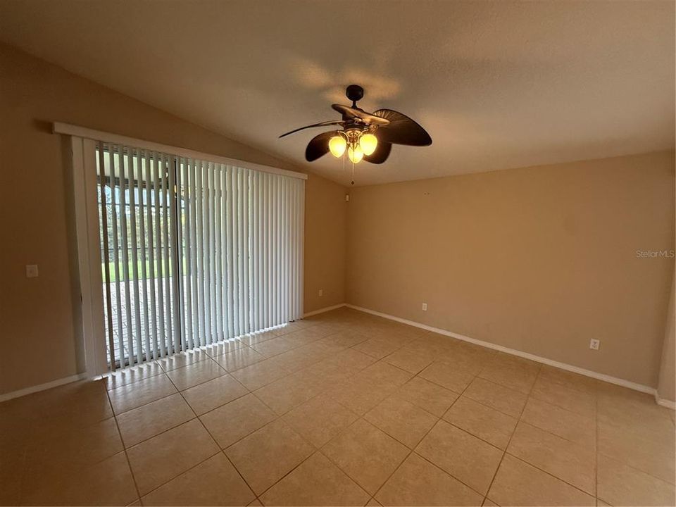 For Rent: $2,700 (4 beds, 2 baths, 1972 Square Feet)