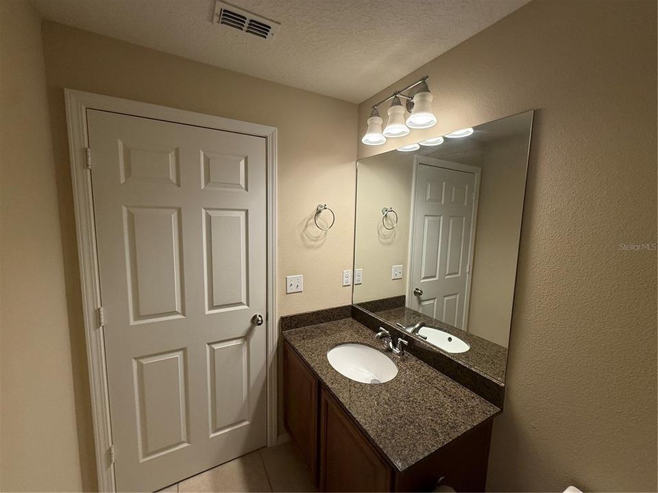 For Rent: $2,700 (4 beds, 2 baths, 1972 Square Feet)