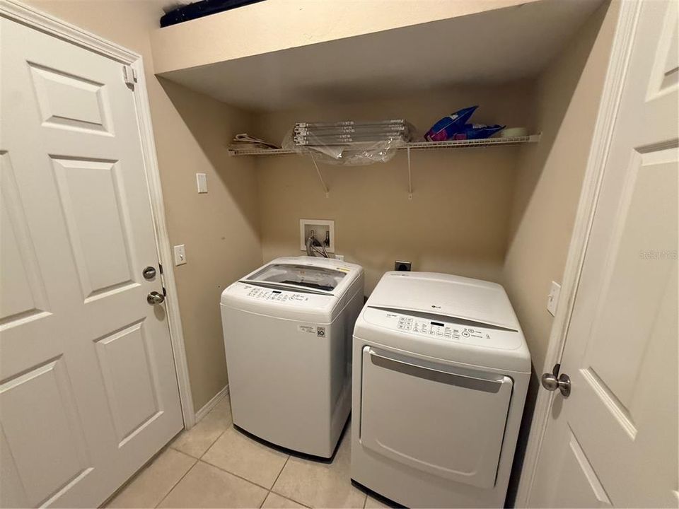 For Rent: $2,700 (4 beds, 2 baths, 1972 Square Feet)