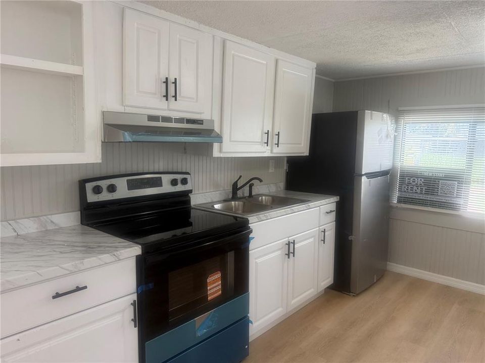 For Rent: $1,650 (3 beds, 2 baths, 810 Square Feet)