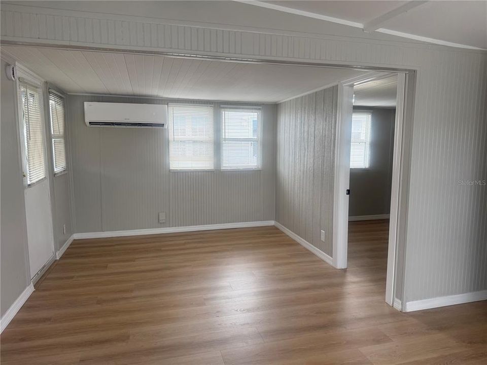 For Rent: $1,650 (3 beds, 2 baths, 810 Square Feet)