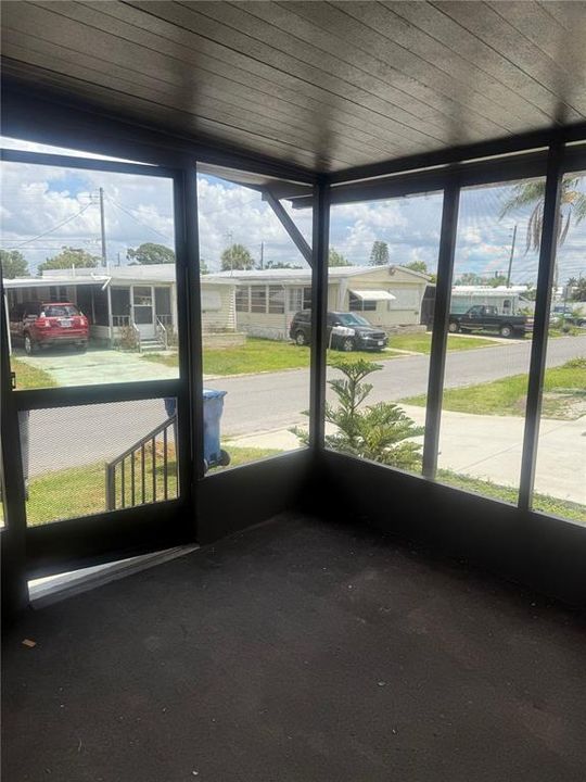 For Rent: $1,650 (3 beds, 2 baths, 810 Square Feet)