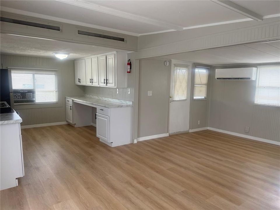 For Rent: $1,650 (3 beds, 2 baths, 810 Square Feet)