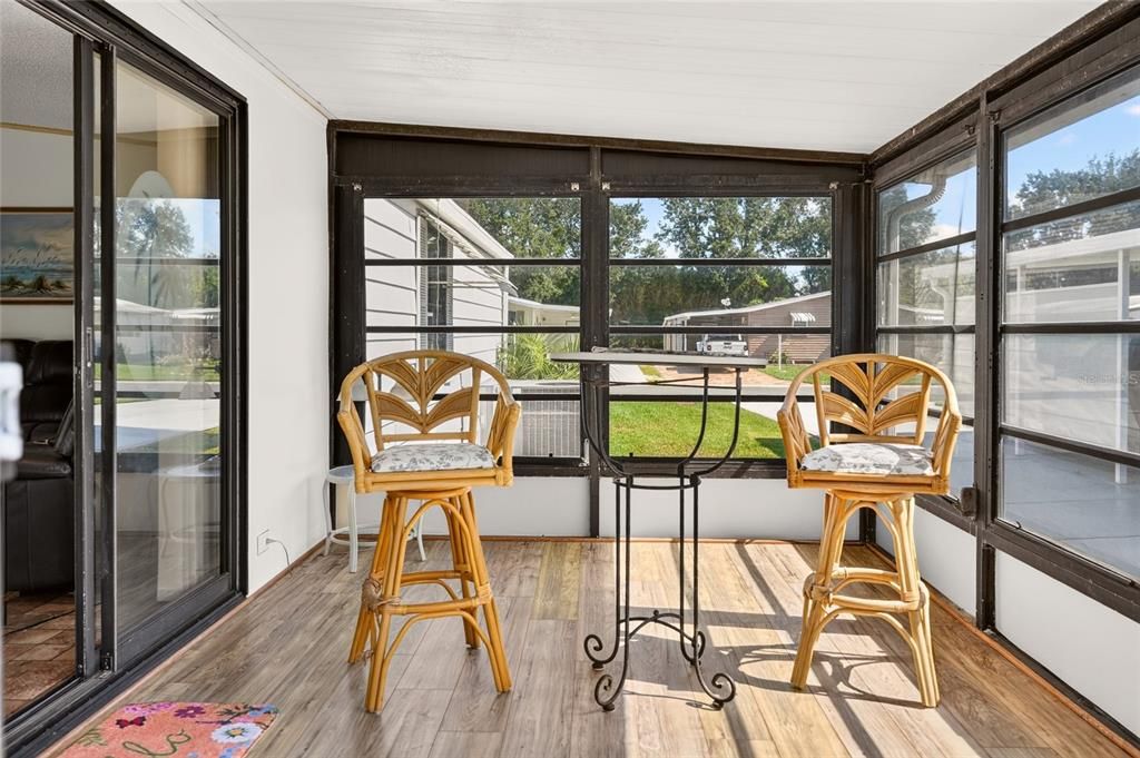 For Sale: $245,000 (2 beds, 2 baths, 1144 Square Feet)
