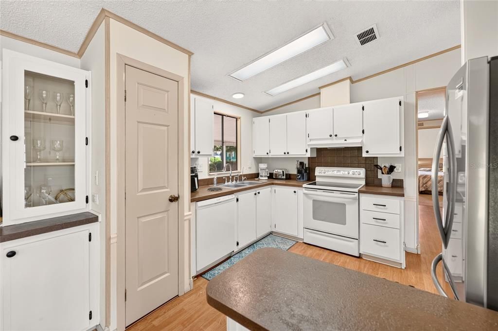 For Sale: $245,000 (2 beds, 2 baths, 1144 Square Feet)