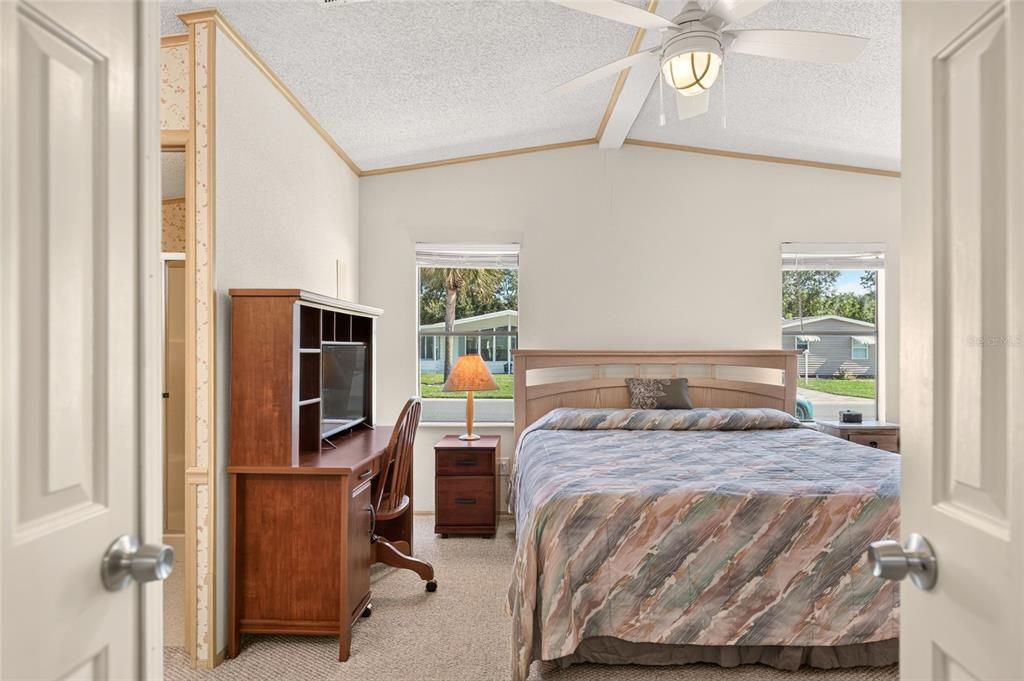 For Sale: $245,000 (2 beds, 2 baths, 1144 Square Feet)