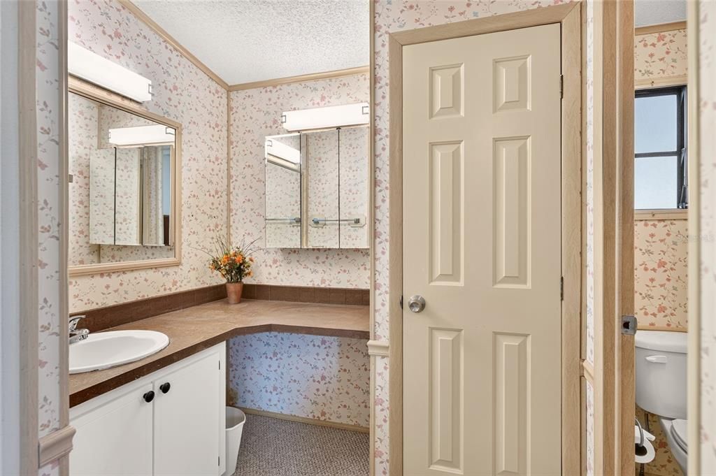 For Sale: $245,000 (2 beds, 2 baths, 1144 Square Feet)