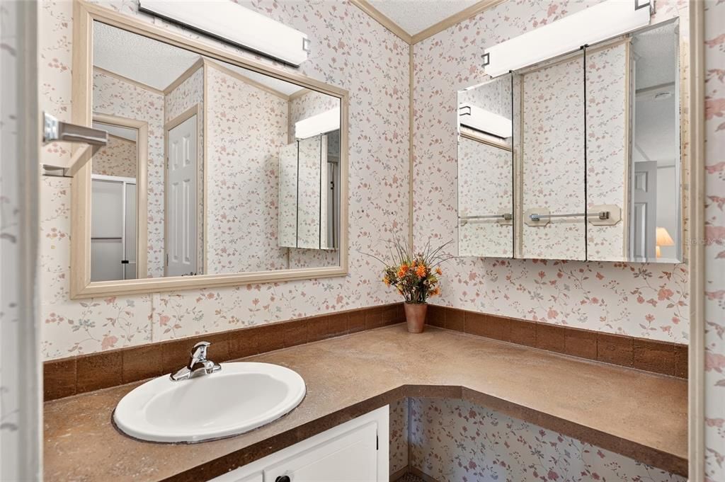 For Sale: $245,000 (2 beds, 2 baths, 1144 Square Feet)