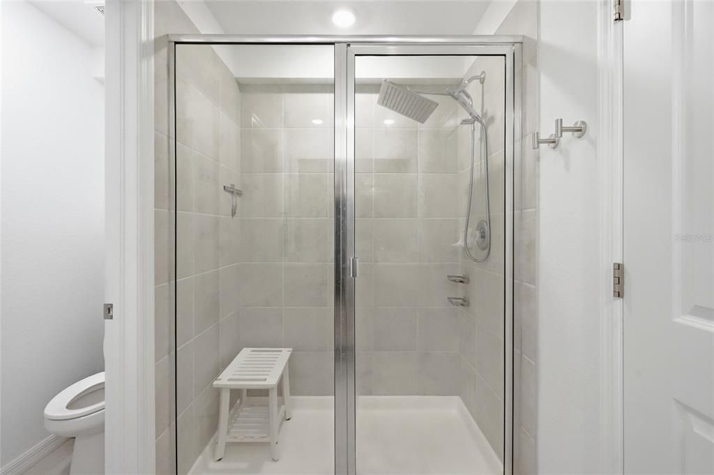 For Sale: $307,000 (3 beds, 2 baths, 1352 Square Feet)