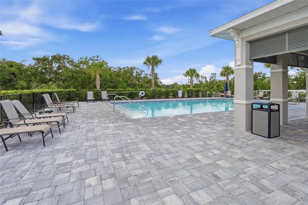 For Sale: $307,000 (3 beds, 2 baths, 1352 Square Feet)