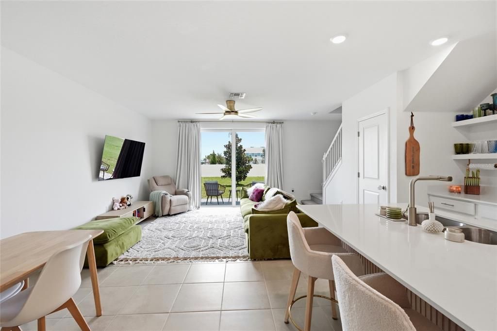 For Sale: $307,000 (3 beds, 2 baths, 1352 Square Feet)