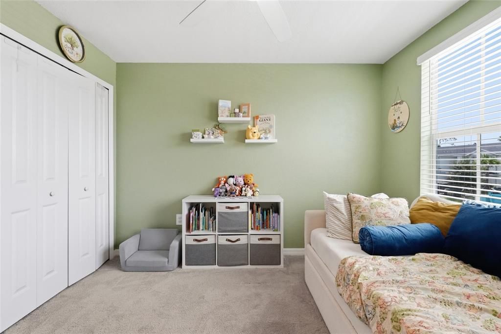 For Sale: $307,000 (3 beds, 2 baths, 1352 Square Feet)