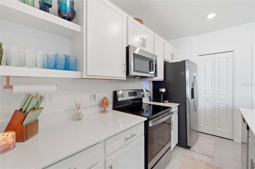 For Sale: $307,000 (3 beds, 2 baths, 1352 Square Feet)