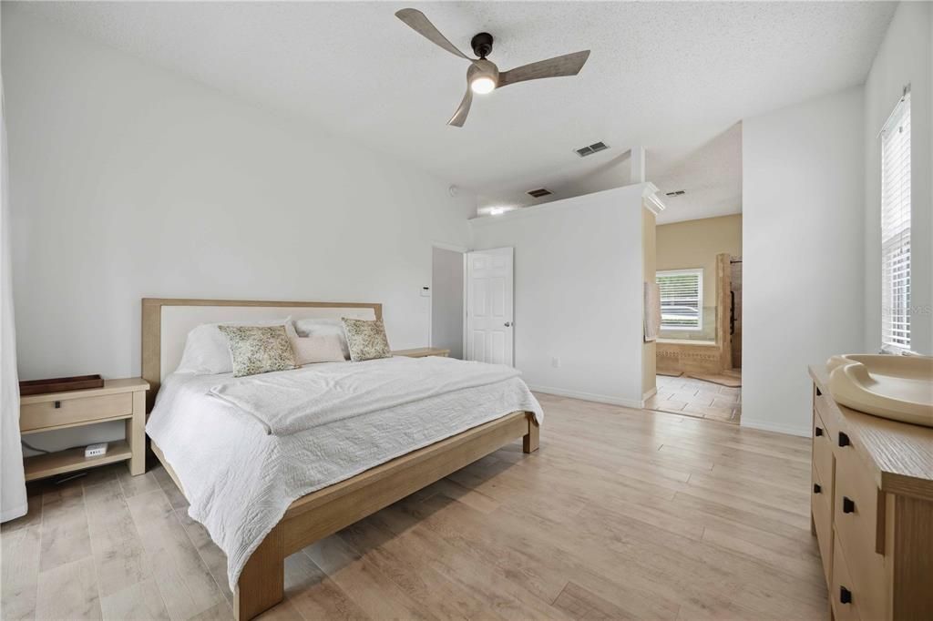 En Venta: $490,000 (4 camas, 2 baños, 2395 Pies cuadrados)