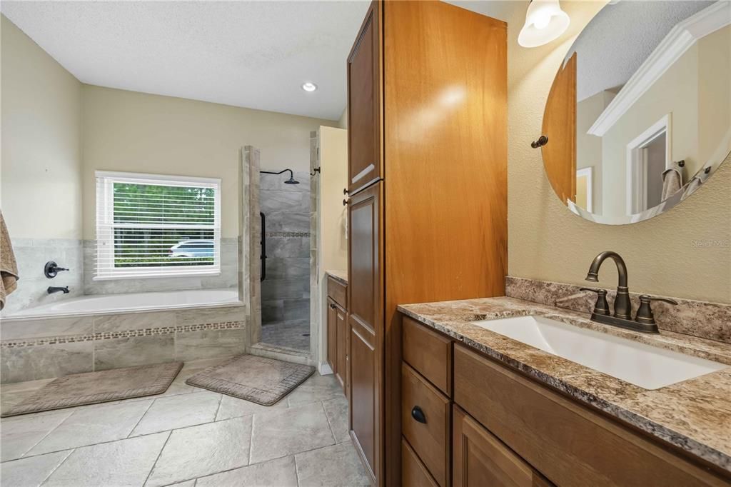 En Venta: $490,000 (4 camas, 2 baños, 2395 Pies cuadrados)