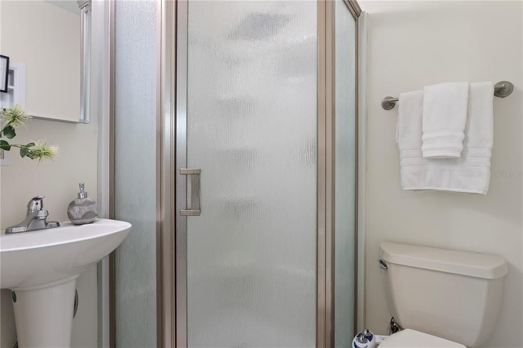 Activo con contrato: $445,000 (3 camas, 2 baños, 1228 Pies cuadrados)
