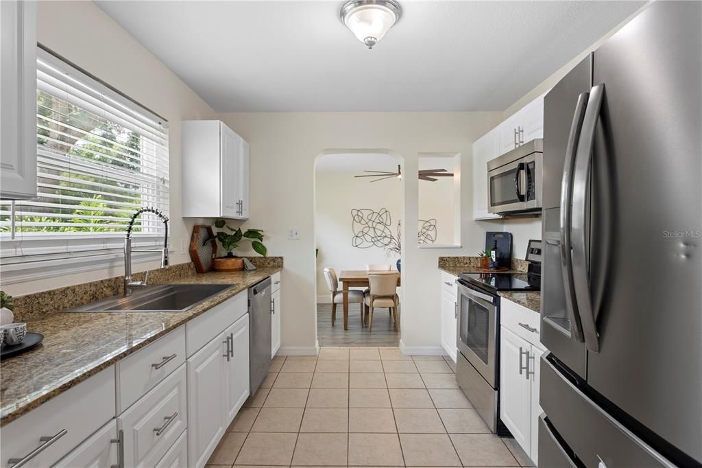 Activo con contrato: $445,000 (3 camas, 2 baños, 1228 Pies cuadrados)