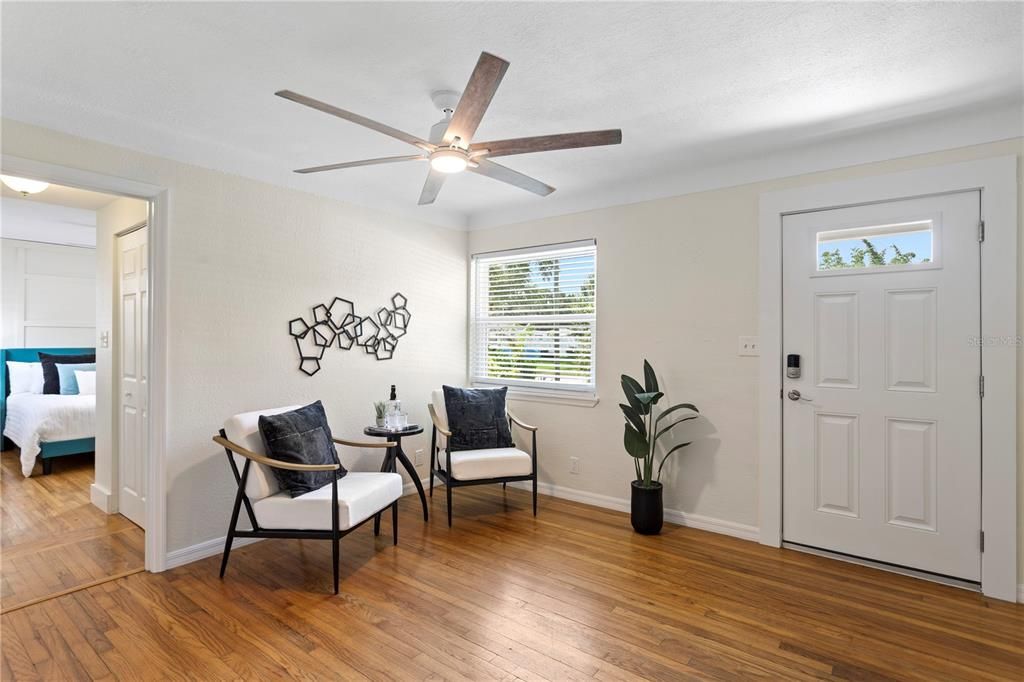 Activo con contrato: $445,000 (3 camas, 2 baños, 1228 Pies cuadrados)