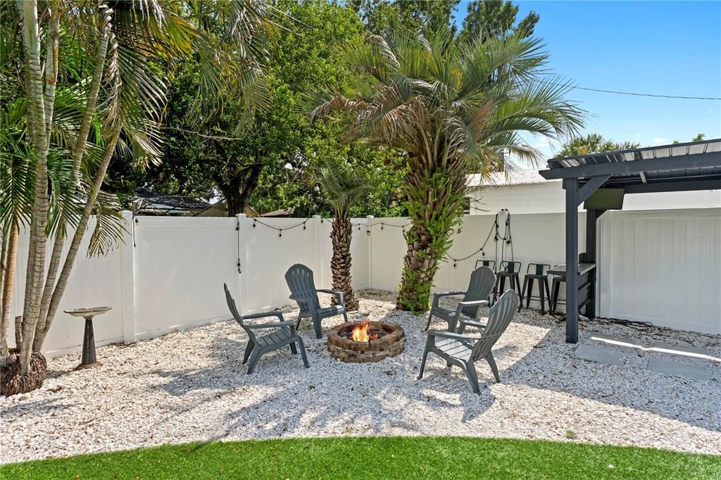 Activo con contrato: $445,000 (3 camas, 2 baños, 1228 Pies cuadrados)