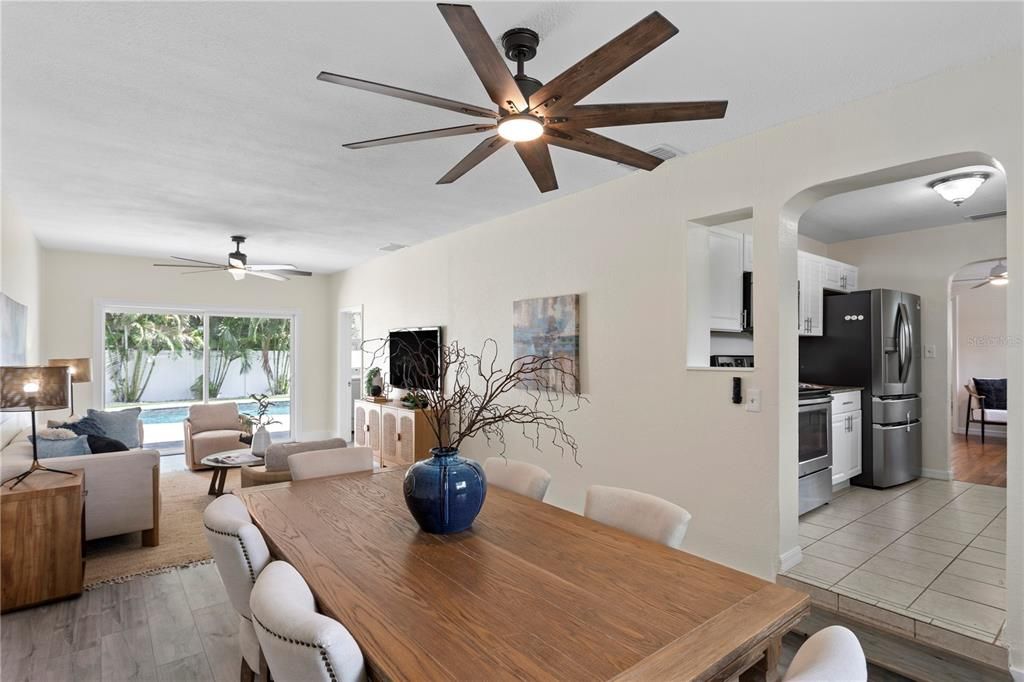 Activo con contrato: $445,000 (3 camas, 2 baños, 1228 Pies cuadrados)