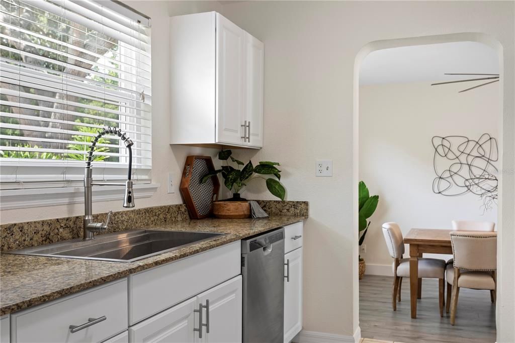 Activo con contrato: $445,000 (3 camas, 2 baños, 1228 Pies cuadrados)