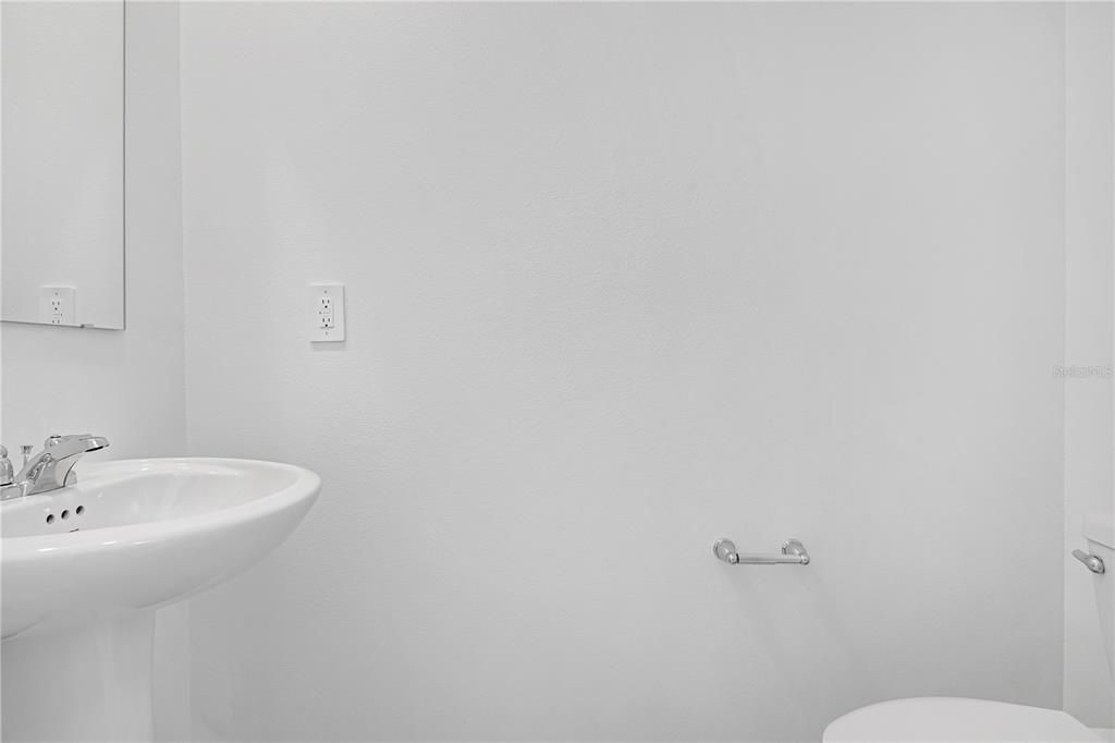 For Rent: $1,895 (4 beds, 2 baths, 1855 Square Feet)