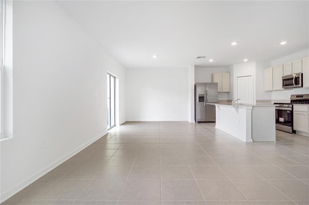 For Rent: $1,895 (4 beds, 2 baths, 1855 Square Feet)