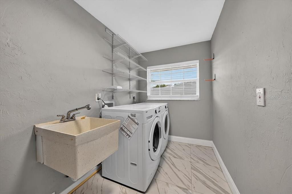 For Sale: $635,000 (3 beds, 2 baths, 1995 Square Feet)