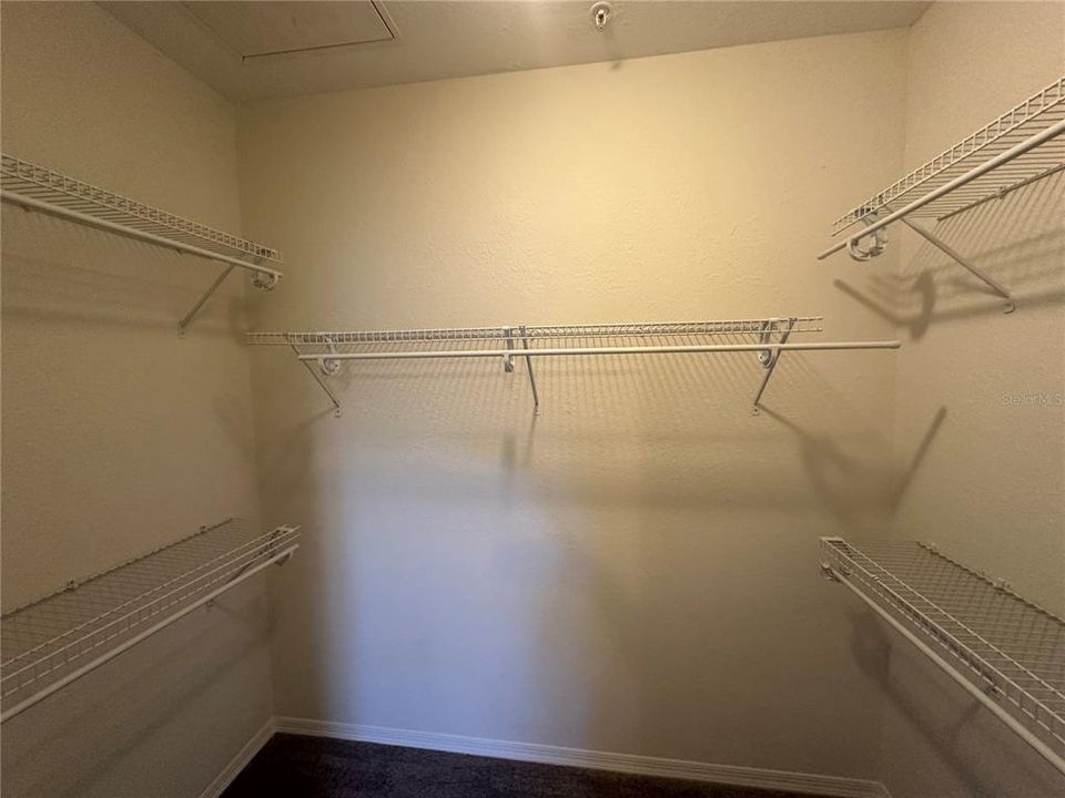 For Rent: $2,100 (3 beds, 2 baths, 1361 Square Feet)