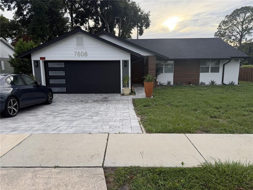 Active With Contract: $475,000 (3 beds, 2 baths, 1523 Square Feet)