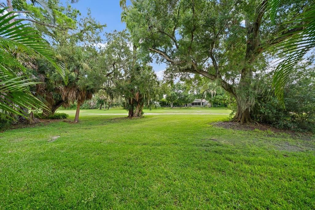 For Sale: $175,000 (2 beds, 2 baths, 1049 Square Feet)
