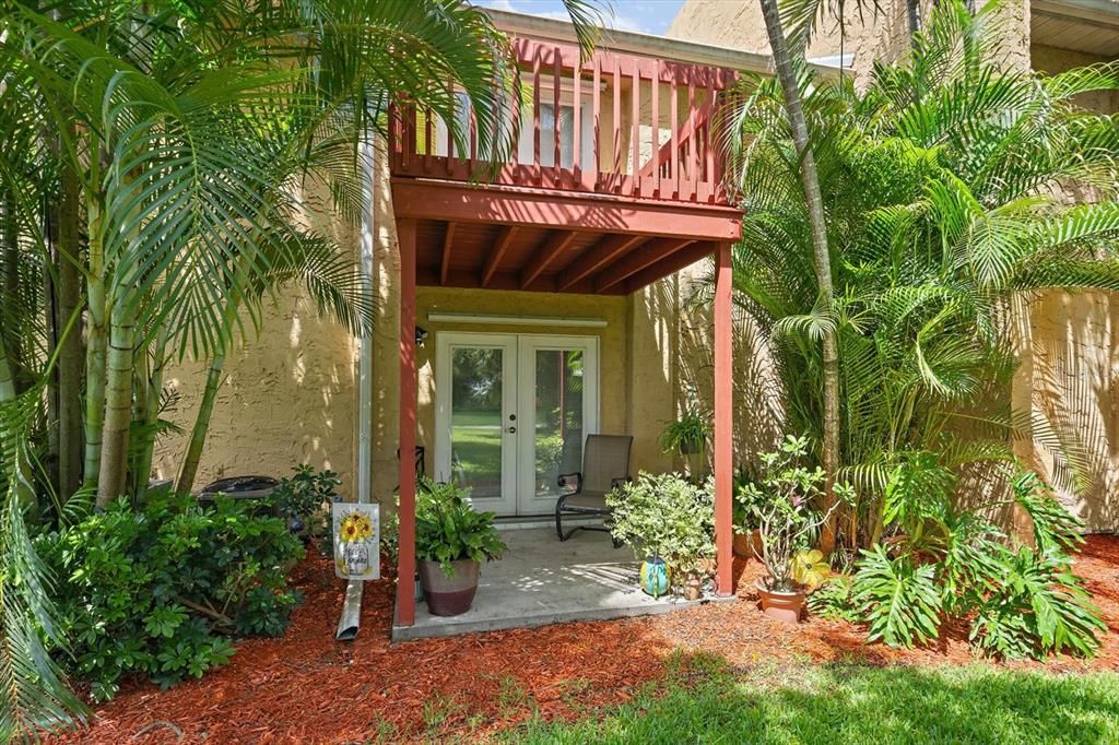 For Sale: $175,000 (2 beds, 2 baths, 1049 Square Feet)