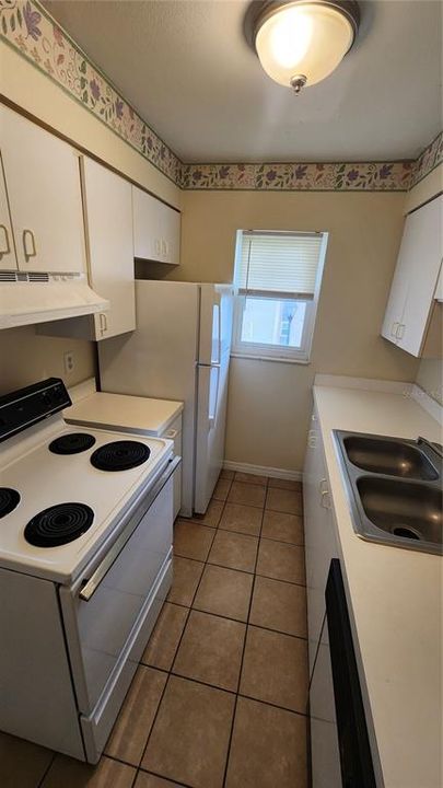 For Rent: $1,500 (2 beds, 1 baths, 780 Square Feet)