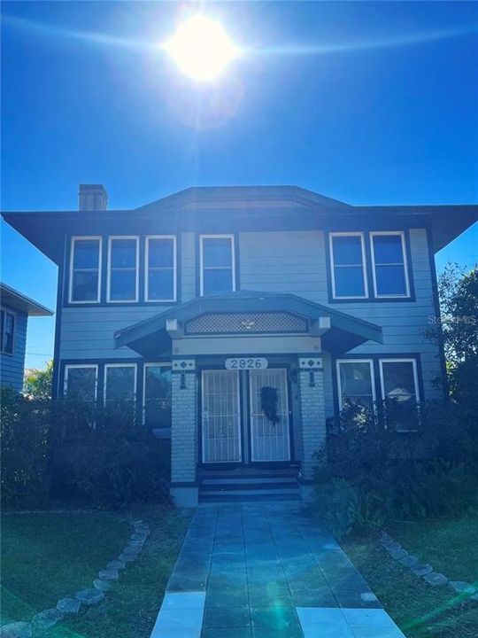 Active With Contract: $2,300 (2 beds, 1 baths, 1200 Square Feet)
