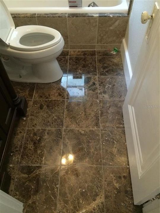 Active With Contract: $2,300 (2 beds, 1 baths, 1200 Square Feet)