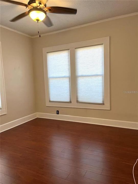 Active With Contract: $2,300 (2 beds, 1 baths, 1200 Square Feet)