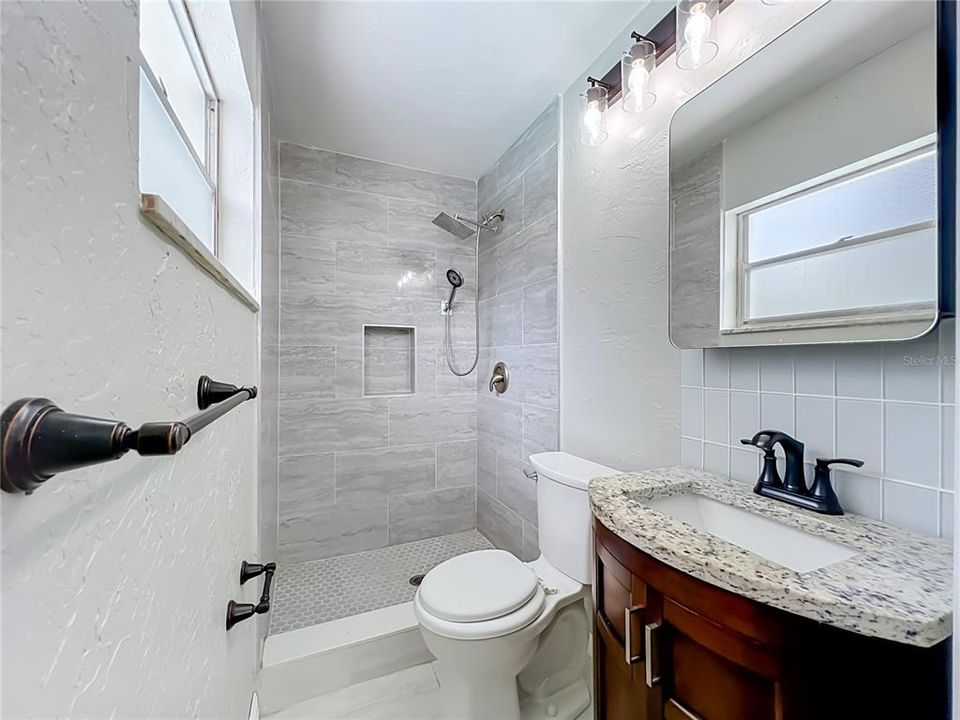 For Sale: $299,999 (3 beds, 2 baths, 1320 Square Feet)