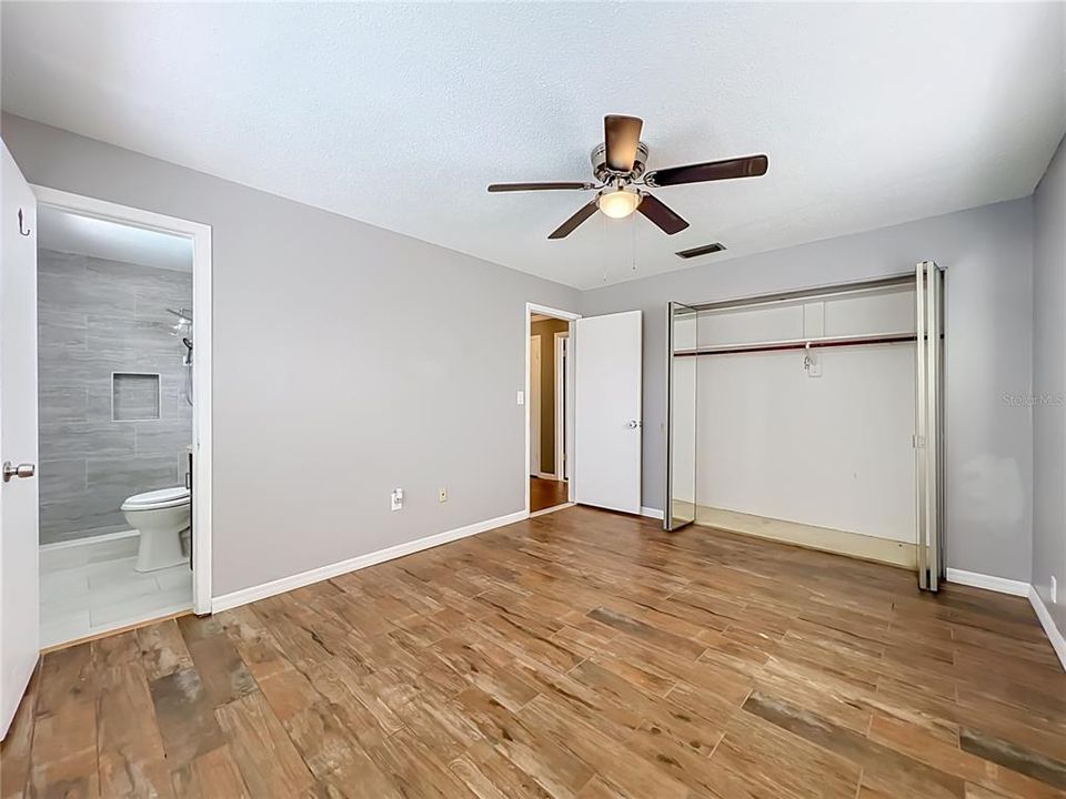 For Sale: $299,999 (3 beds, 2 baths, 1320 Square Feet)