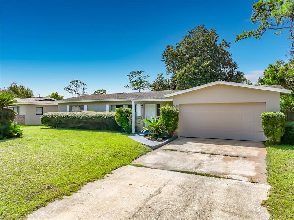 For Sale: $299,999 (3 beds, 2 baths, 1320 Square Feet)
